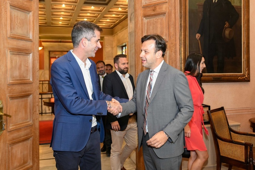 Μπακογιάννης στην παράδοση-παραλαβή του Δήμου Αθηναίων: Είναι ώρα για δουλειά