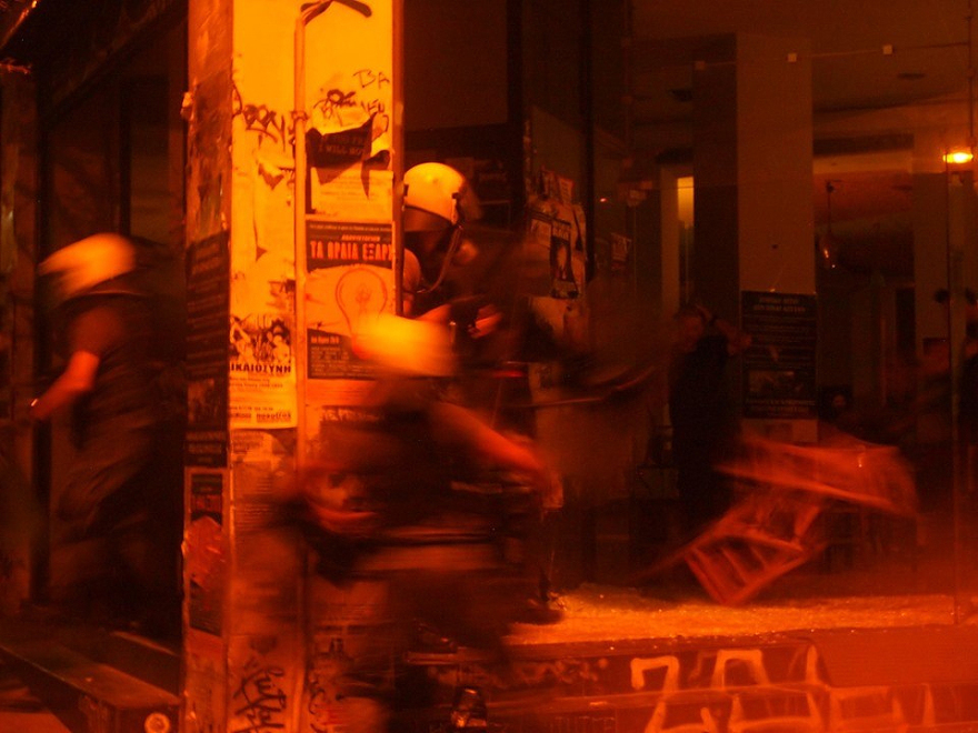 Σοβαρά επεισόδια με αναρχικούς - Συγκρούσεις μέχρι την πλατεία Εξαρχείων