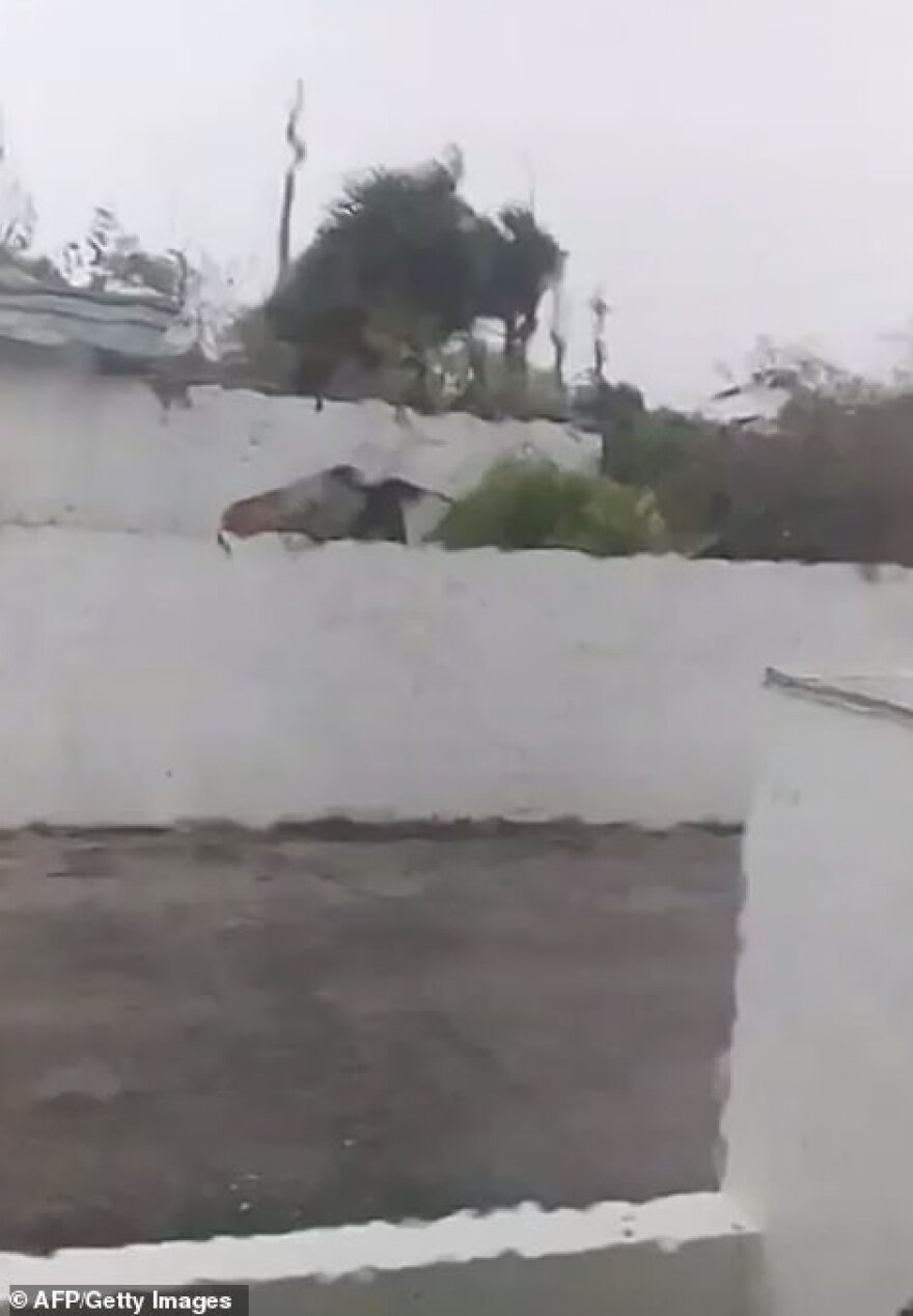 Ντόριαν: Χιλιάδες άστεγοι και κατεστραμμένα σπίτια - Παραμένει ο συναγερμός παρά την υποβάθμιση στην κατηγορία «4»