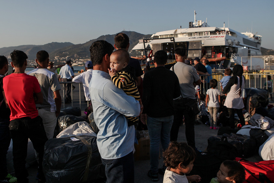 Προσφυγικό: Στη βόρεια Ελλάδα μεταφέρονται οι 1400 μετανάστες από τη Λέσβο