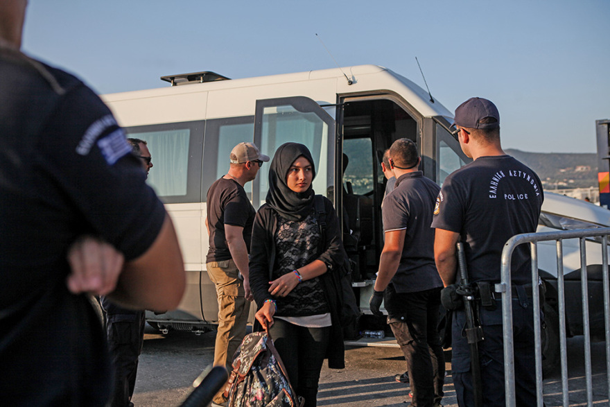 Προσφυγικό: Στη βόρεια Ελλάδα μεταφέρονται οι 1400 μετανάστες από τη Λέσβο