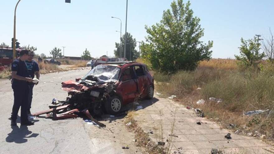 Λάρισα: Σοβαρό τροχαίο με τέσσερις τραυματίες 