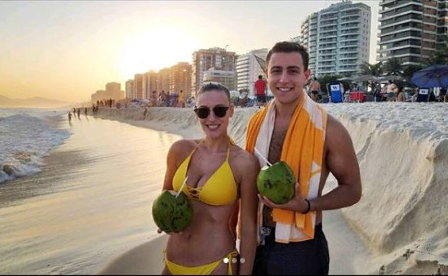 Η Άννα Κορακάκη με το μαγιό της στη Βραζιλία