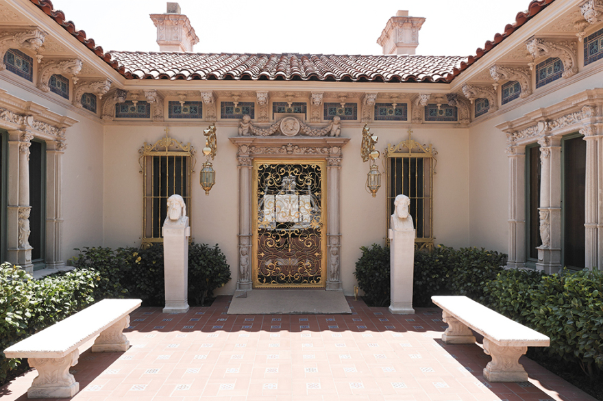 Αμάντα Χιρστ: Γάμος στο εμβληματικό κάστρο του προπάππου της