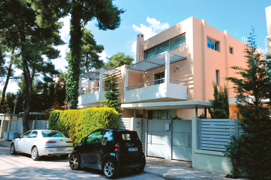 Πλειστηριασμοί: Στο σφυρί ακίνητα πλουσίων και διασήμων