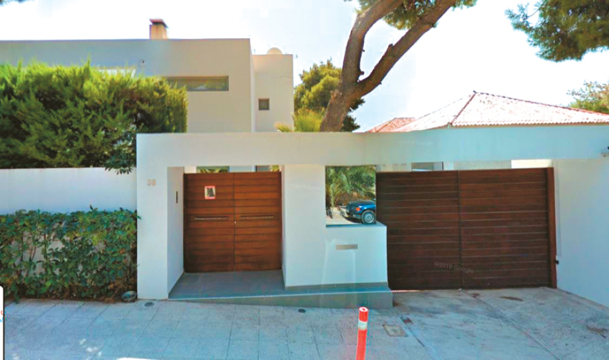 Πλειστηριασμοί: Στο σφυρί ακίνητα πλουσίων και διασήμων