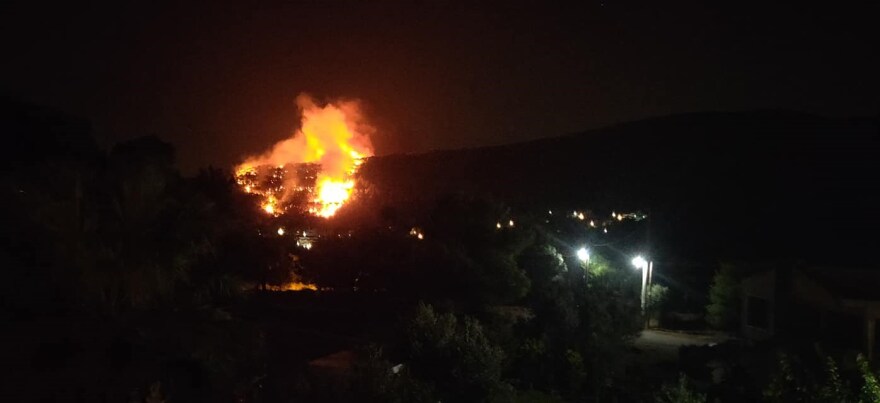 Φωτιά στη Νέα Μάκρη: Σε ύφεση το μέτωπο - Υπόνοιες για εμπρησμό