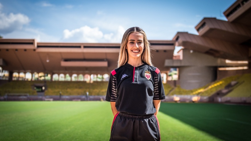 Η σέξι Κύπρια προπονήτρια που φιλοξενήθηκε από τη Μονακό του Ριμπολόβλεφ