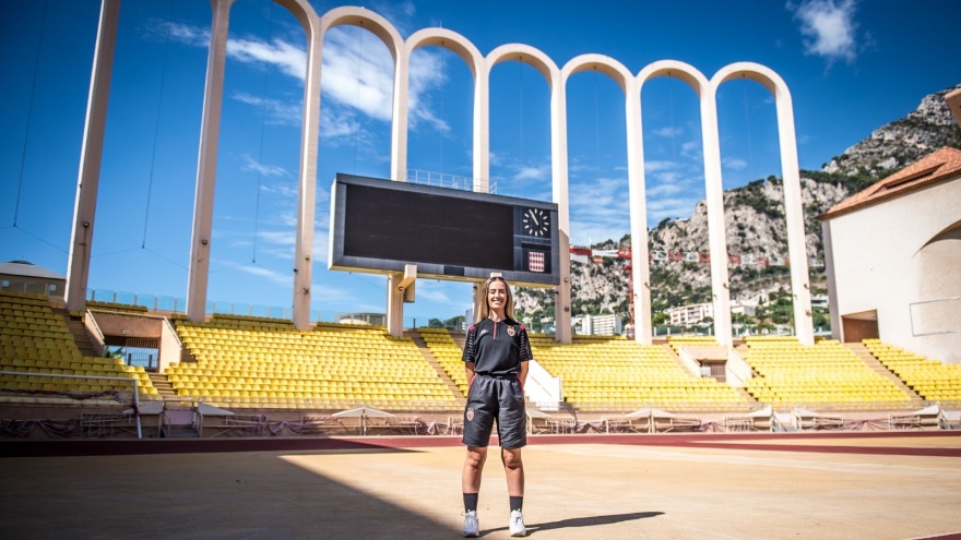 Η σέξι Κύπρια προπονήτρια που φιλοξενήθηκε από τη Μονακό του Ριμπολόβλεφ