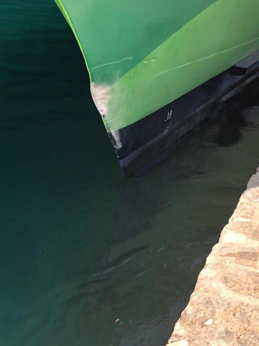 Στον μώλο της Ύδρας προσέκρουσε το Flyingcat 4 -Ταλαιπωρία για τους επιβάτες