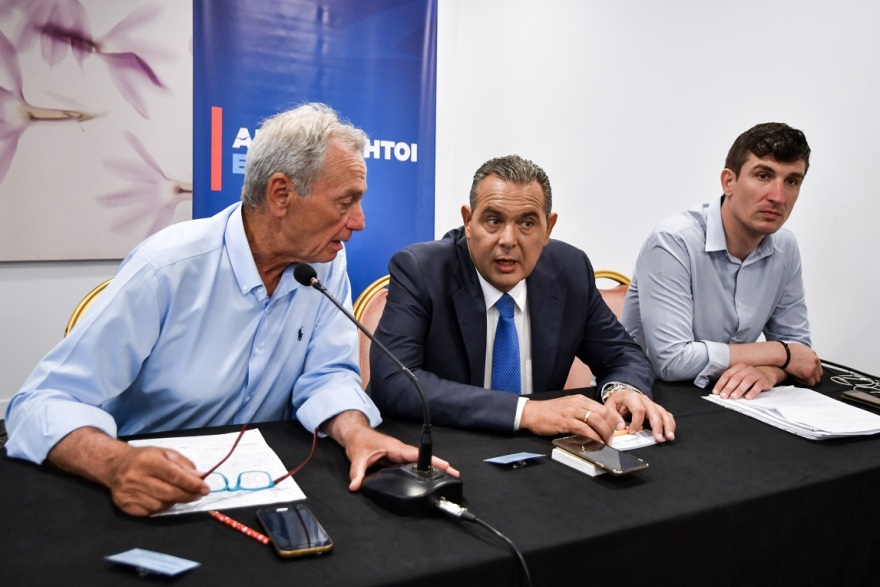 Ο Πάνος Καμμένος «αγνώριστος» και φανερά αδυνατισμένος