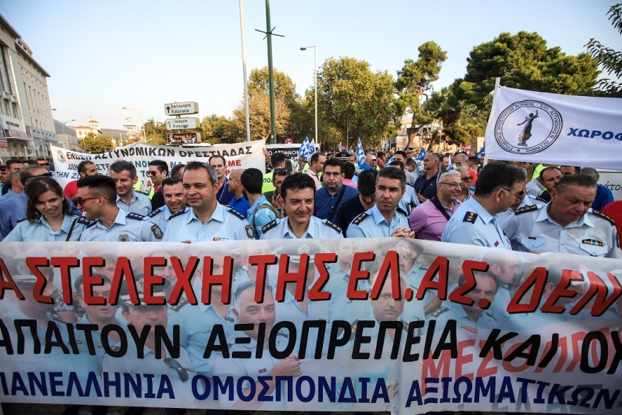 Θεσσαλονίκη: Συγκέντρωση ενστόλων στο Λευκό Πύργο