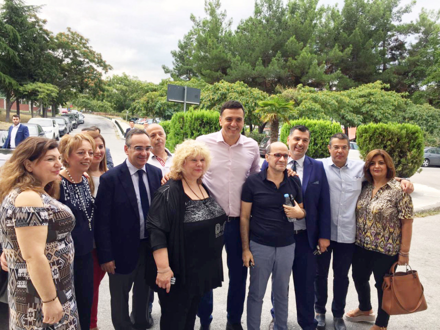 ΔΕΘ 2019: Ο Βασίλης Κικίλιας έγινε εθελοντής δότης μυελού των οστών