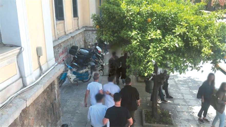 Άκης Δήμας: Το  κτήνος της Λαμίας είναι πατέρας μου