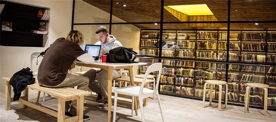 Σπουδές στην Ελλάδα με συνθήκες εξωτερικού