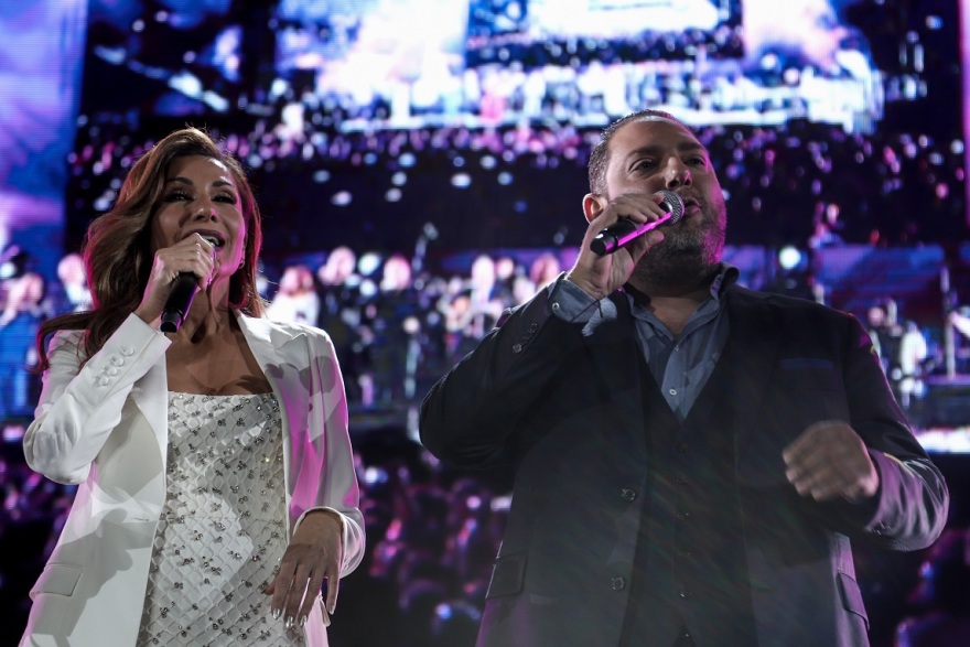 «Όλοι Μαζί Μπορούμε» στο Καλλιμάρμαρο: Κόσμος και καλλιτέχνες αποχαιρέτησαν με τραγούδια τον Λαυρέντη Μαχαιρίτσα