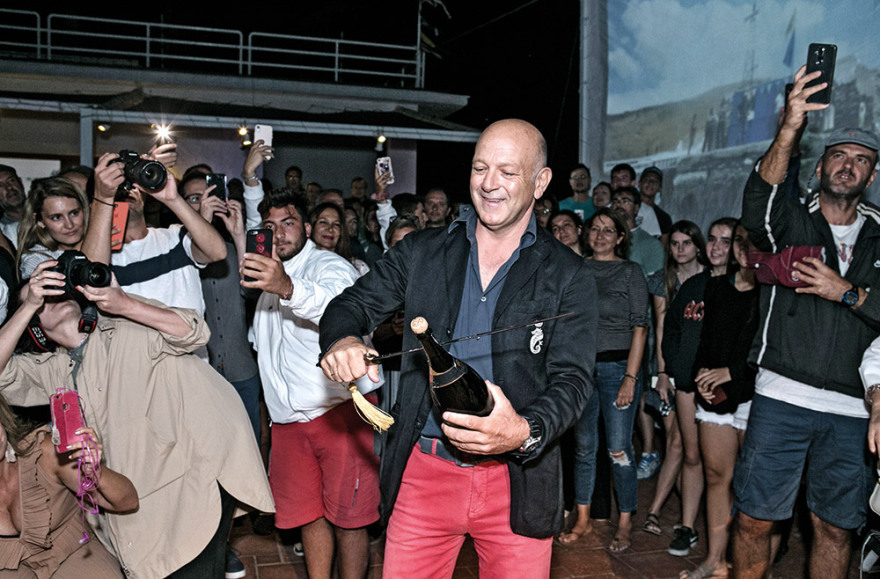 Ιστιοπλοϊκές κόντρες στο νησί των εφοπλιστών