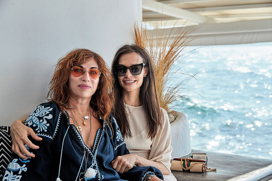 Αριάνα Ροκφέλερ: «Η οικογένειά μου στηρίζει την Ελλάδα»