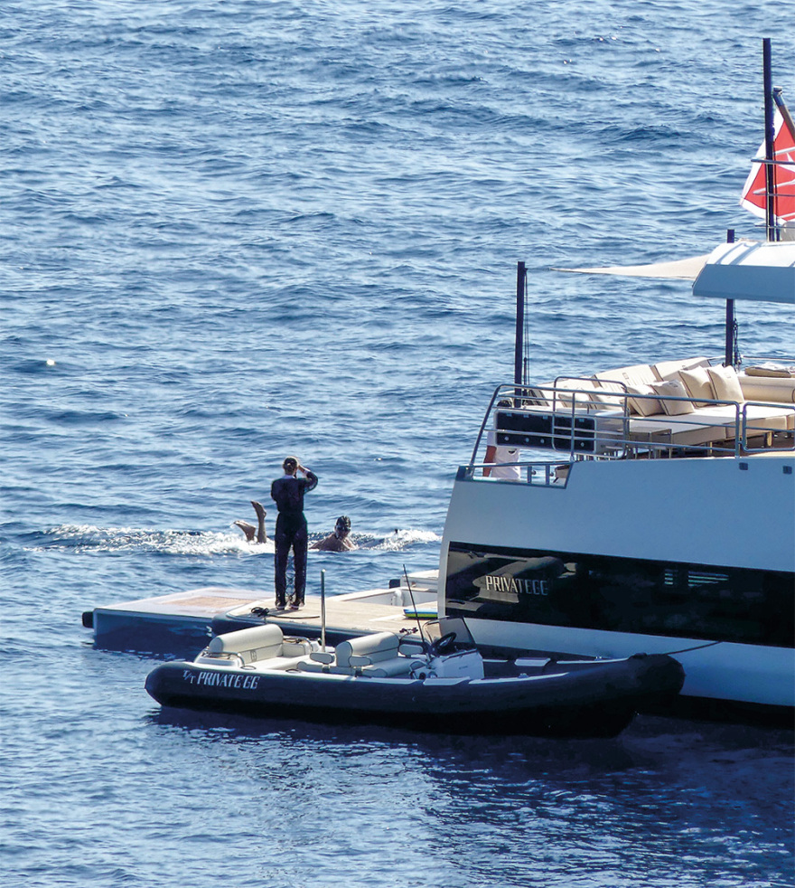 Valentino - Οlivia Palermo: Καλοκαίρι στην Ελλάδα