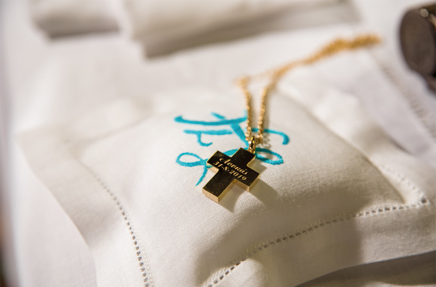 Κλέλια Χατζηιωάννου - Λουκάς jr: Παραμυθένια βάπτιση στον πύργο 