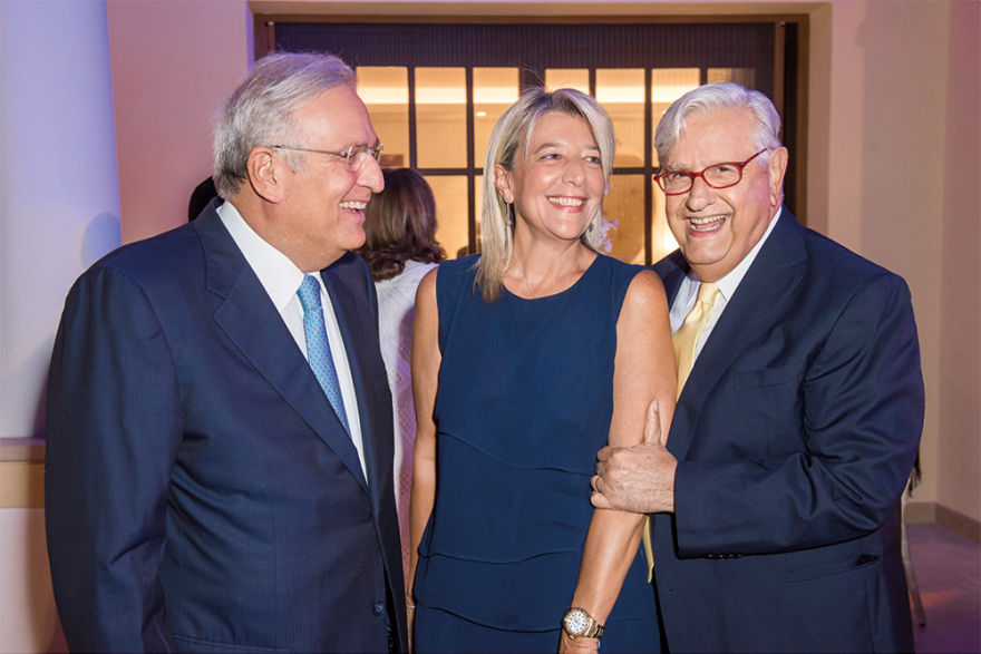 Κλέλια Χατζηιωάννου - Λουκάς jr: Παραμυθένια βάπτιση στον πύργο 