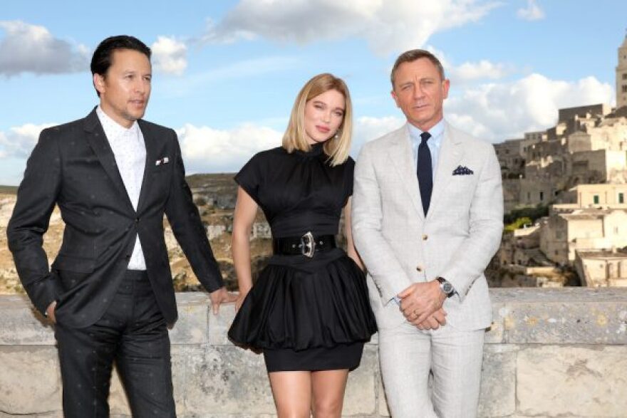 Στη δημοσιότητα οι πρώτες φωτογραφίες από το νέο Τζέιμς Μποντ