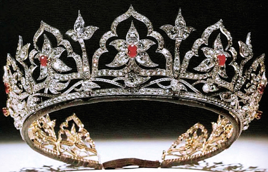 Βασιλικά κοσμήματα αμύθητης αξίας: Τα Διαμάντια του Στέμματος