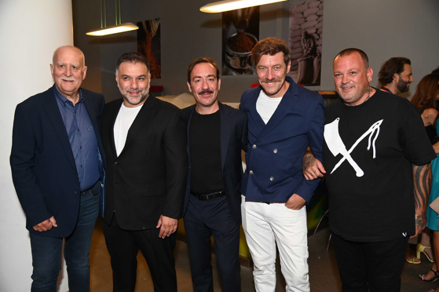 Η «μπαργούμαν» Φαίη Σκορδά και ο «παρκαδόρος» Γιώργος Παπαδάκης