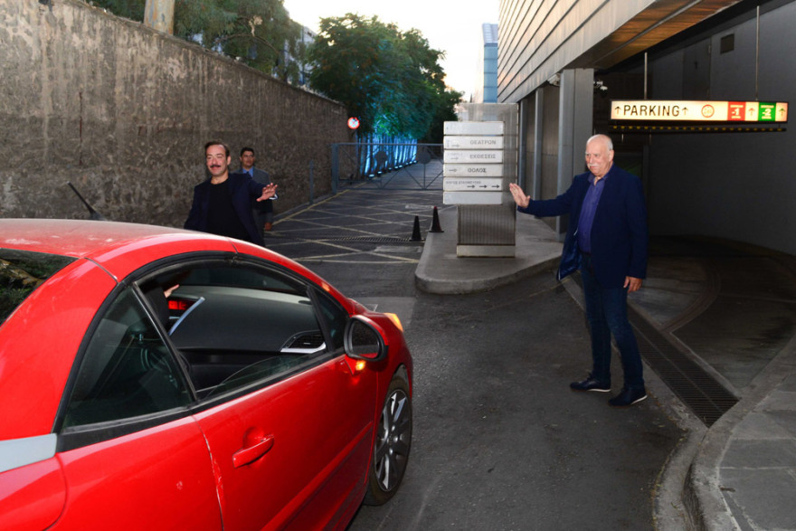 Η «μπαργούμαν» Φαίη Σκορδά και ο «παρκαδόρος» Γιώργος Παπαδάκης