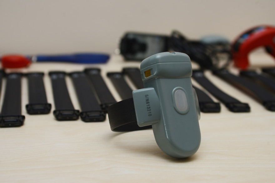 «Τρύπα» στο σύστημα με τα «βραχιολάκια»: «Αόρατοι» για πέντε ώρες οι κρατούμενοι!