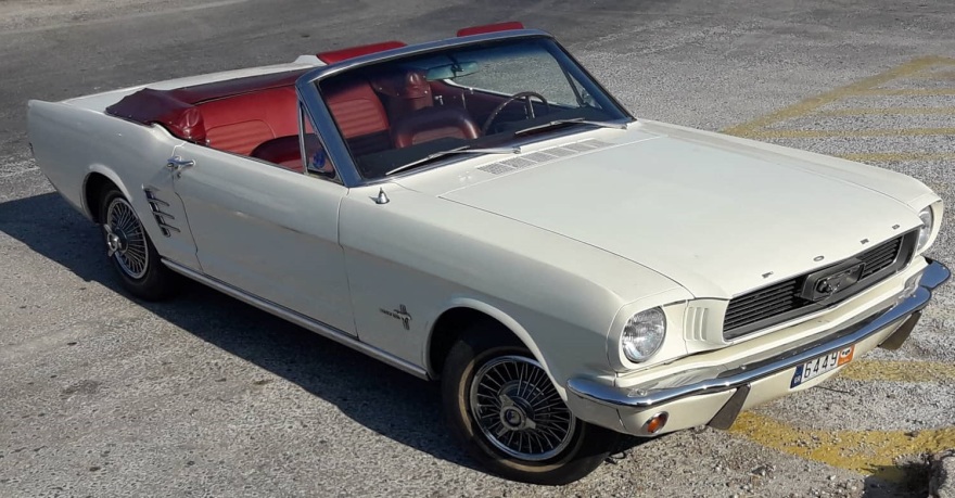 Classic Car Sunday: Τέσσερα εκατομμύρια ευρώ στον... πεζόδρομο