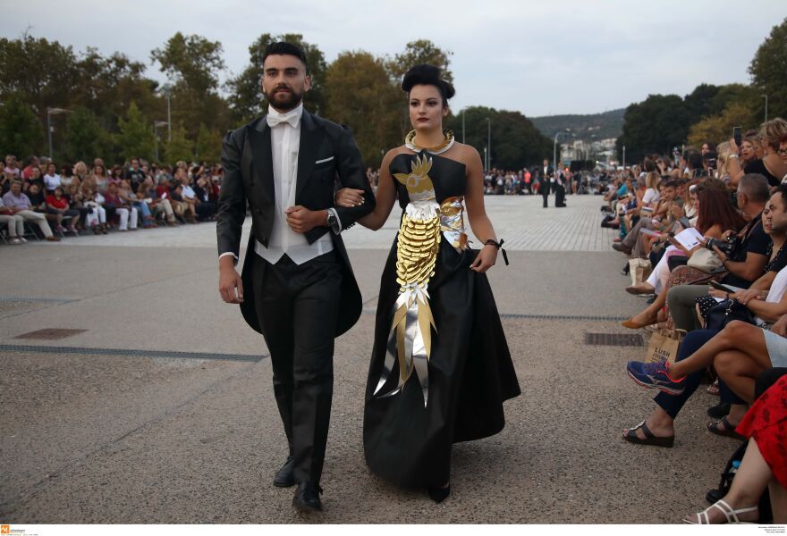 Επίδειξη μόδας με ρούχα από ανακυκλώσιμα υλικά στη Θεσσαλονίκη