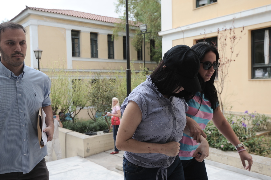 Εγκατάλειψη βρέφους στη Νέα Ιωνία: Στα δικαστήρια η 19χρονη - «Δεν ήξερα τι έκανα, έχω επιλόχειο κατάθλιψη»