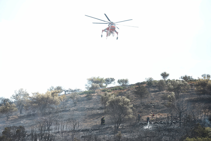 Σε ύφεση η φωτιά στο Λαγονήσι - Επιστρέφουν στα σπίτια τους οι κάτοικοι