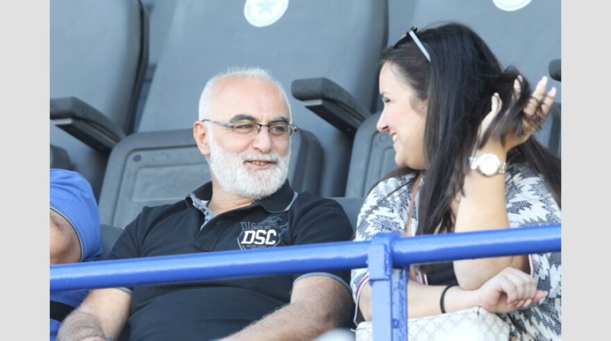 Super League1: Στο Περιστέρι ο σωσίας του Ιβάν Σαββίδη