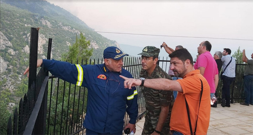 Λουτράκι: Κομάντο της ΕΜΑΚ στη μάχη με τις φλόγες - Πώς ξεκίνησε η φωτιά