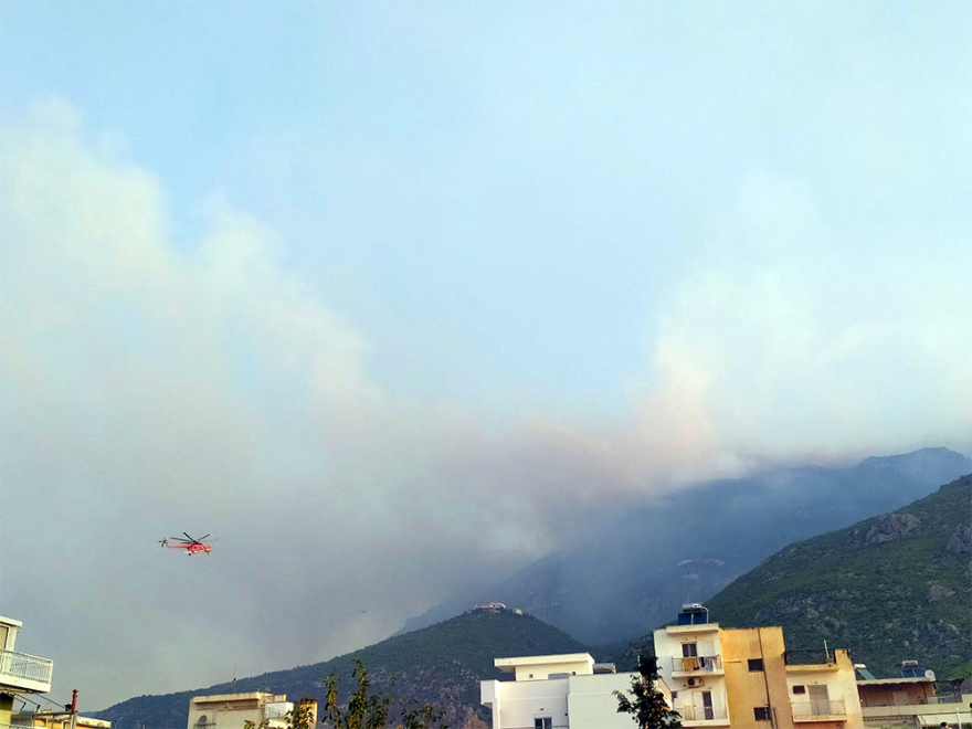 Λουτράκι: Κομάντο της ΕΜΑΚ στη μάχη με τις φλόγες - Πώς ξεκίνησε η φωτιά