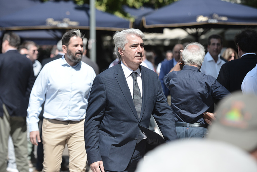 Το τελευταίο «αντίο» στον Αντώνη Λιβάνη 