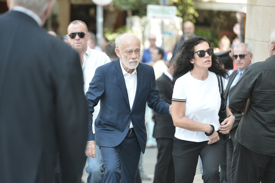 Το τελευταίο «αντίο» στον Αντώνη Λιβάνη 