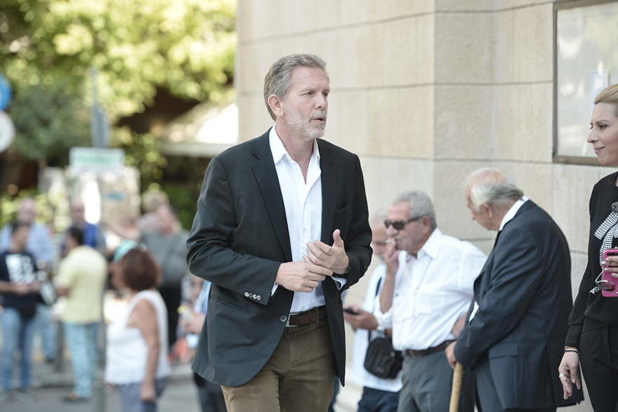 Το τελευταίο «αντίο» στον Αντώνη Λιβάνη 