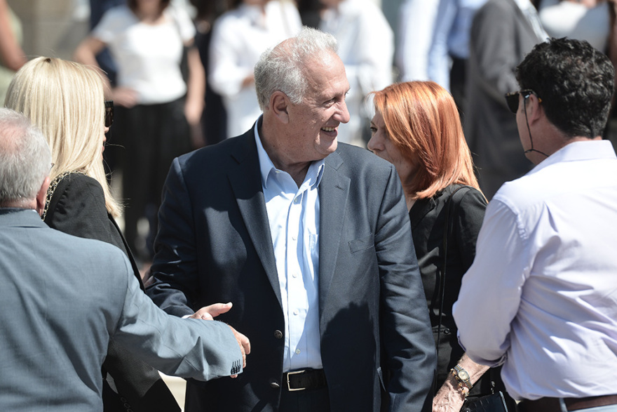 Το τελευταίο «αντίο» στον Αντώνη Λιβάνη 