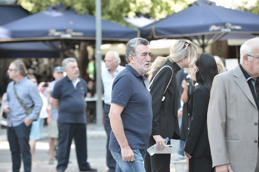 Το τελευταίο «αντίο» στον Αντώνη Λιβάνη 