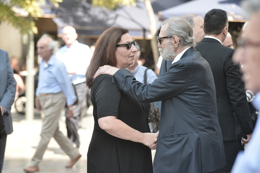 Το τελευταίο «αντίο» στον Αντώνη Λιβάνη 