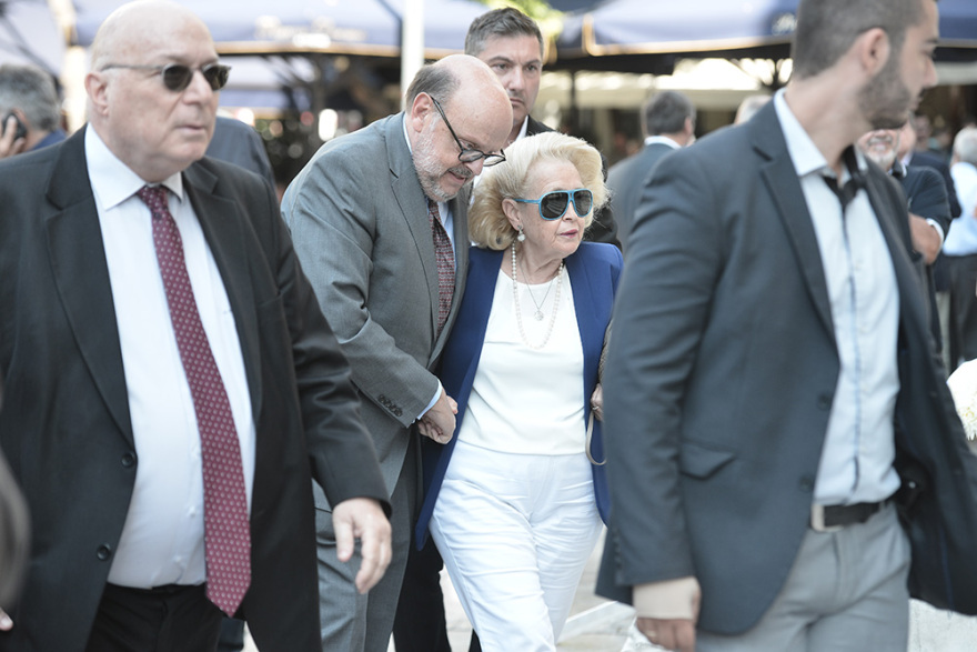 Το τελευταίο «αντίο» στον Αντώνη Λιβάνη 