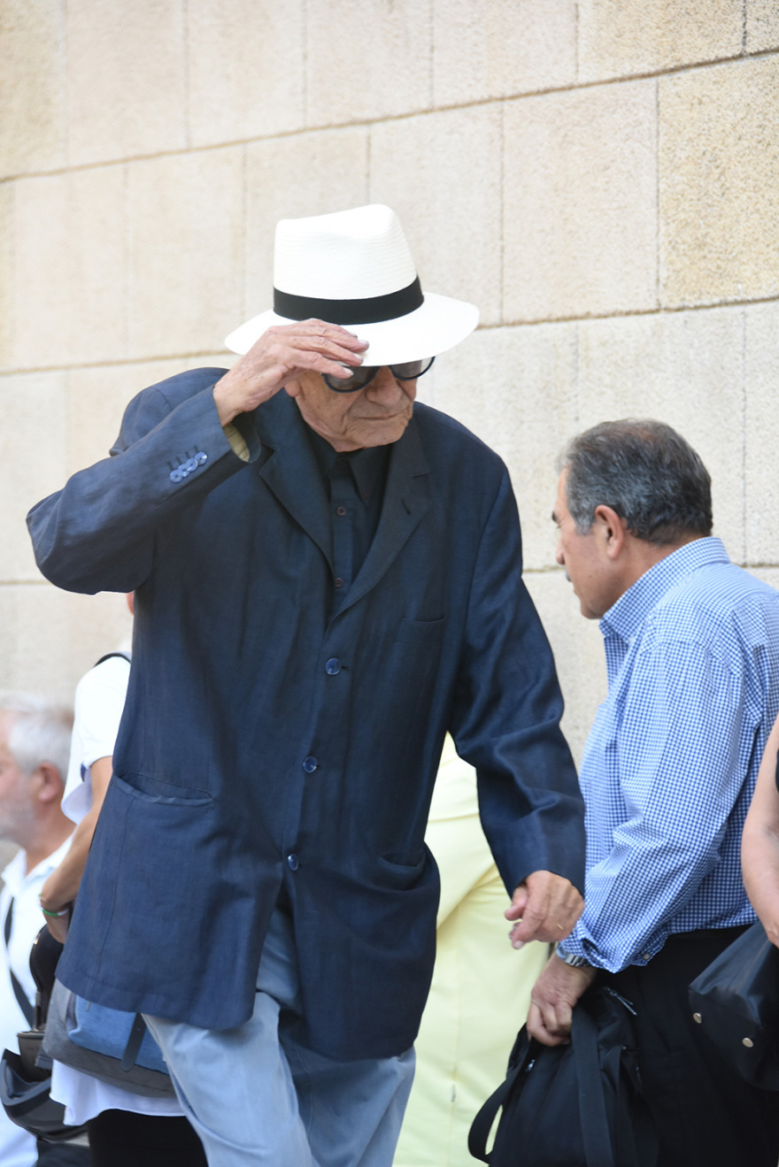 Το τελευταίο «αντίο» στον Αντώνη Λιβάνη 