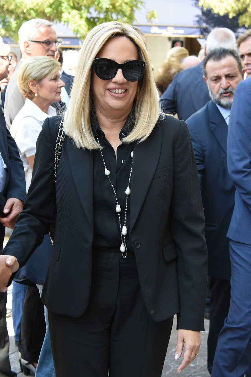 Το τελευταίο «αντίο» στον Αντώνη Λιβάνη 