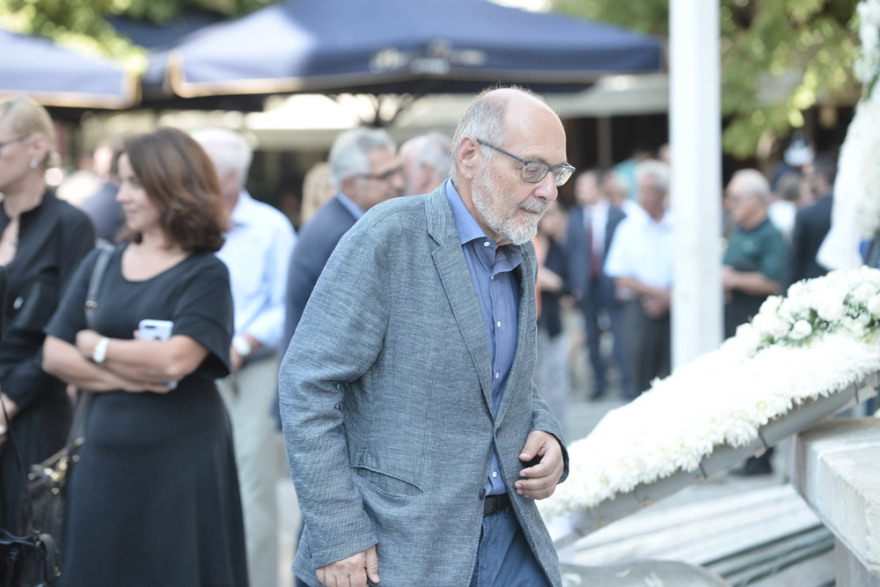 Το τελευταίο «αντίο» στον Αντώνη Λιβάνη 