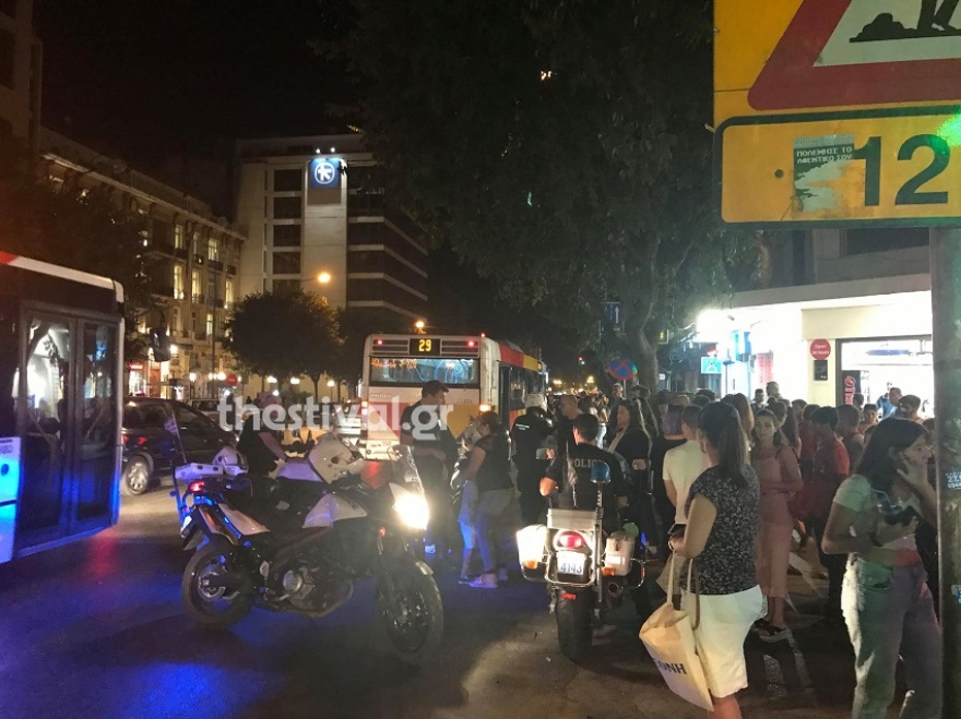 Θεσσαλονίκη: Αλλοδαποί έκαναν γυαλιά - καρφιά λεωφορείο του ΟΑΣΘ