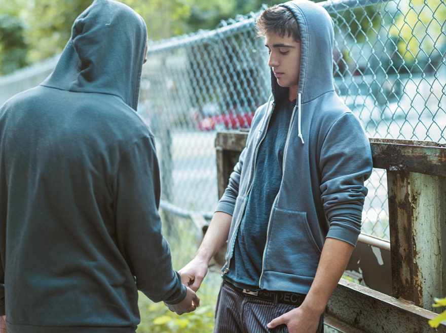 Skunk: Το ναρκωτικό που θερίζει στα σχολεία της Αθήνας 