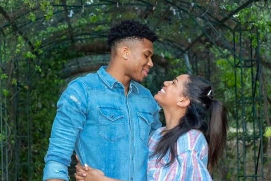 Ο Αντετοκούνμπο ευχήθηκε με μια καρδούλα «χρόνια πολλά» στην αγαπημένη του